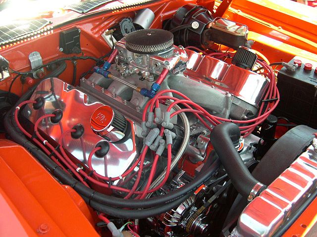 1971-plymouth-hemi-cuda-engine